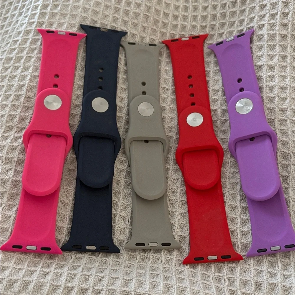 ❇️SALE❇️Silicone apple Watch Bands - Multiple Colors